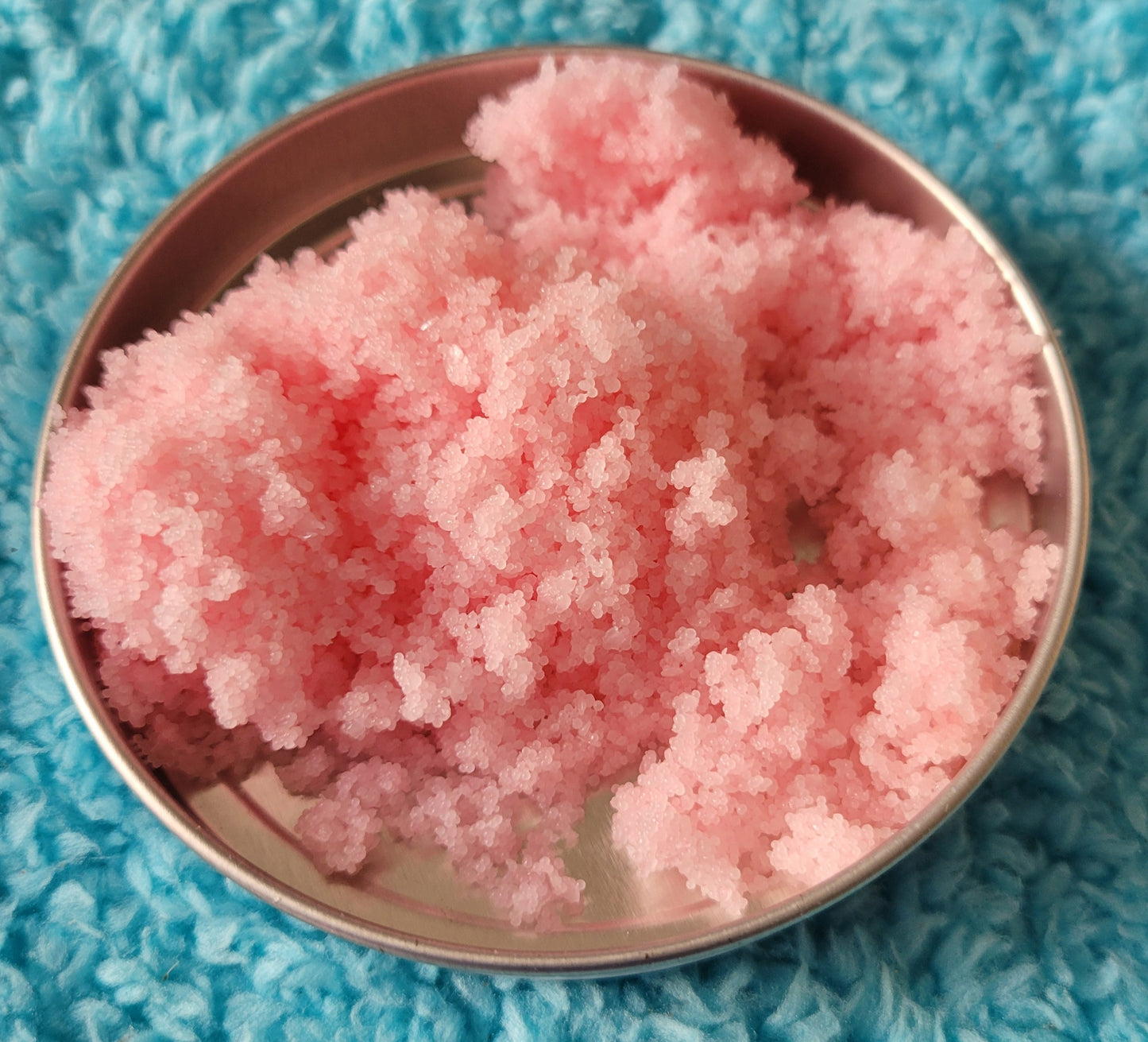 Juicy Strawberry Snow Candle